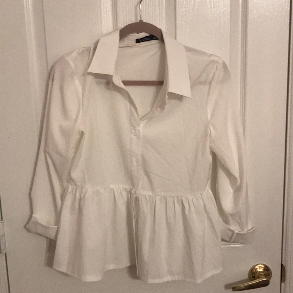 Boohoo white peplum button up top